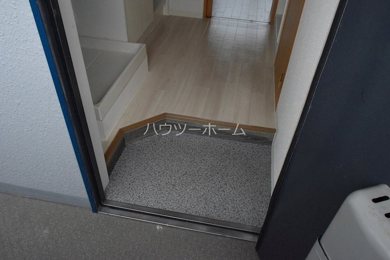 ジュネス神楽田 玄関