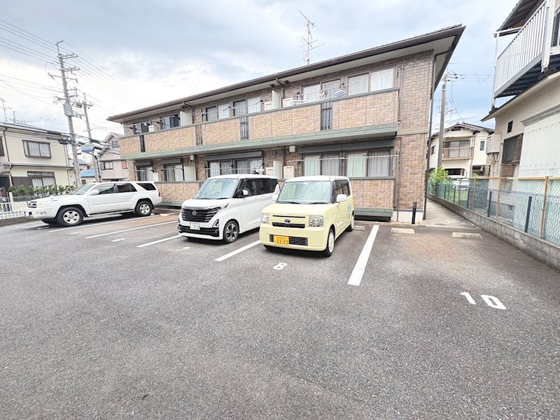 セジュールMⅡ 駐車場