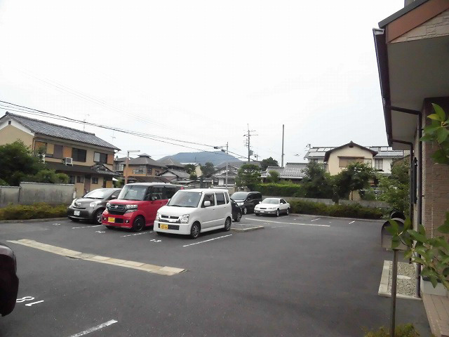 Azalea Square 駐車場