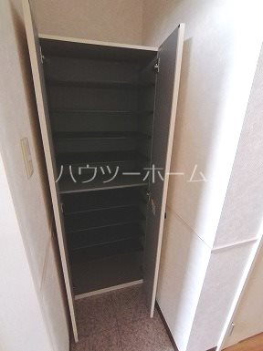 ケイズメゾン春日森 玄関