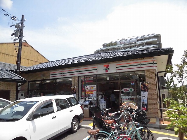 プランドール神宮丸太町 コンビニ
