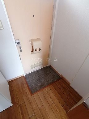サンハイツ伊勢田 玄関