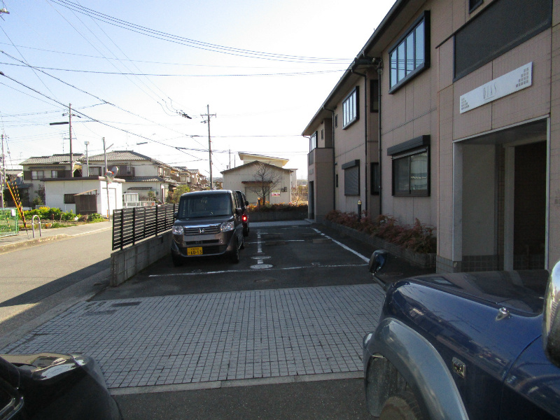 ウエストサイドタウン 駐車場