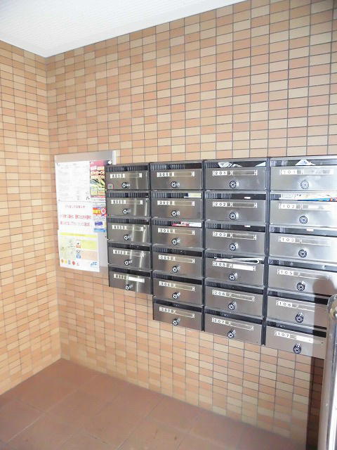 ホワイトハイム北荒見 エントランス