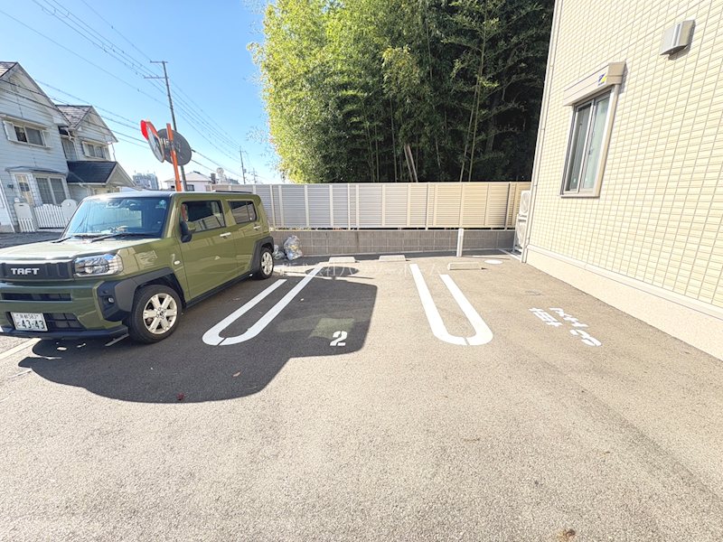 グランシャリオ正道 駐車場