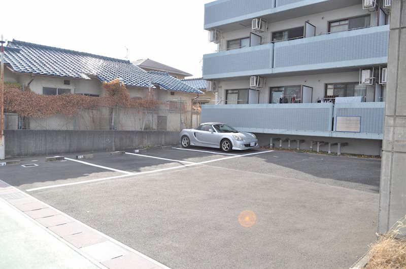 ハコス京田辺 駐車場