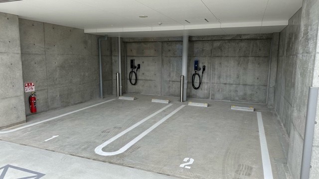 AKADEMOS　Residence 駐車場