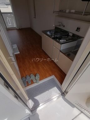 プロパティ丸山 玄関