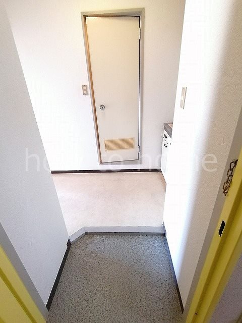 ヴィラ島本 玄関