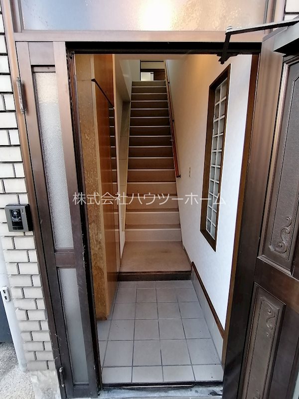 小倉町蓮池1-5　店舗付貸家 玄関