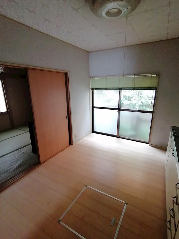京都府城陽市寺田大畔 リビング