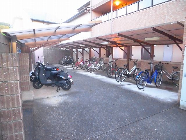 SAN・SIRO 駐車場