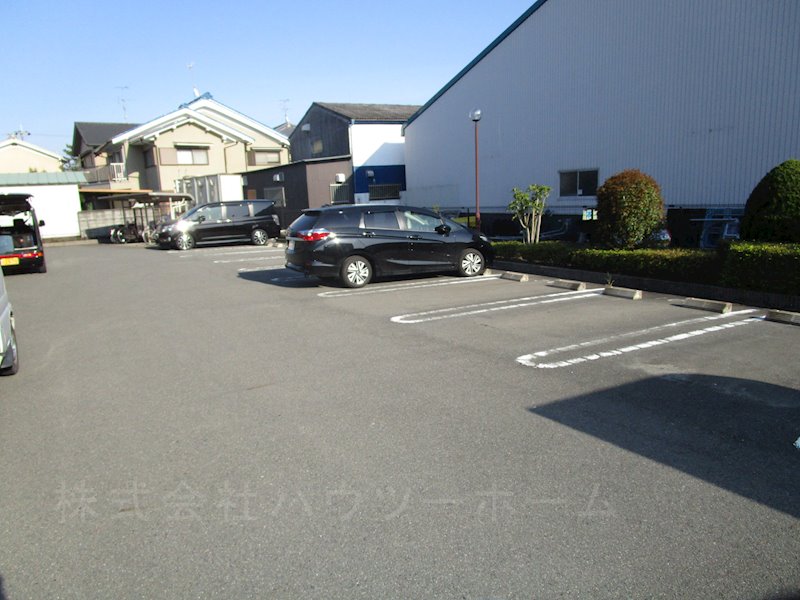 シャンメゾン 駐車場