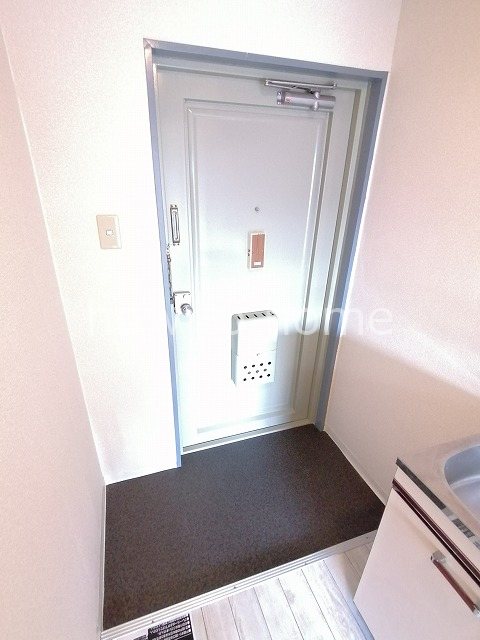 ポルト壱番館 玄関