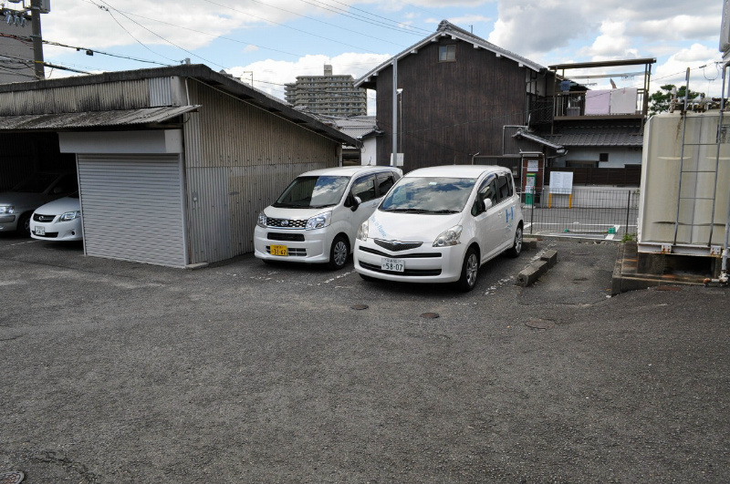 タウニィ蓮華 駐車場