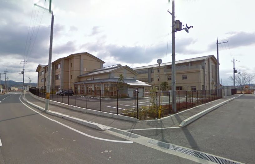 上田様貸家 小学校