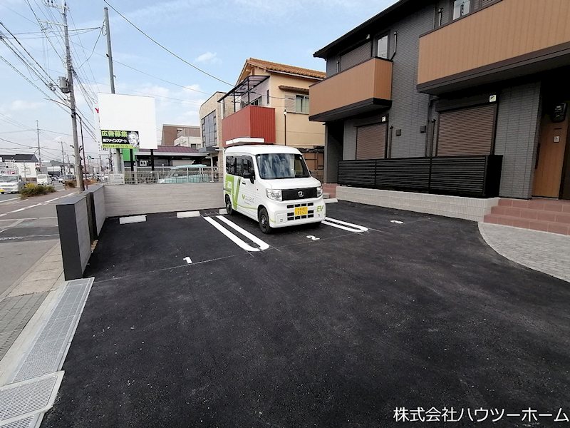 D‐room松井ケ丘 駐車場