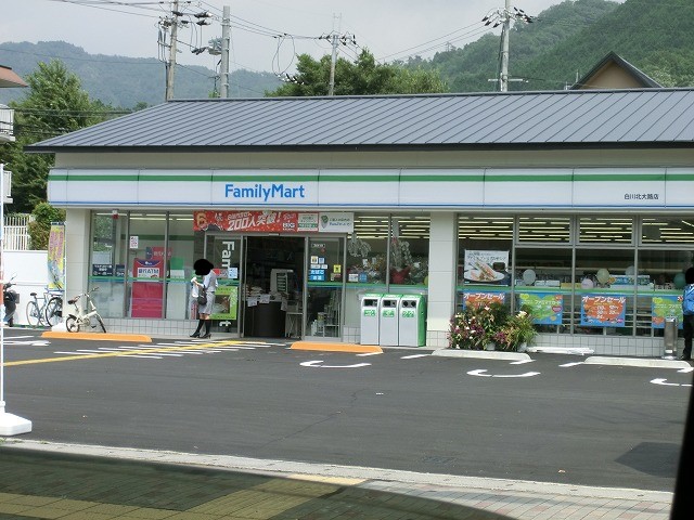 THE RESIDENCE 北白川 コンビニ