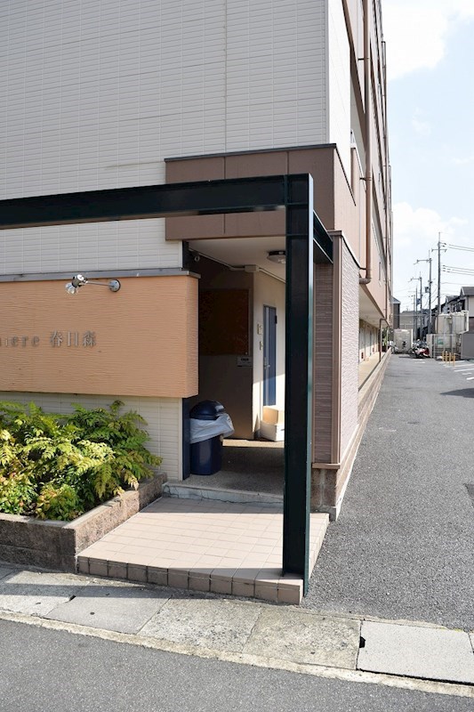 ルミエール春日森 エントランス
