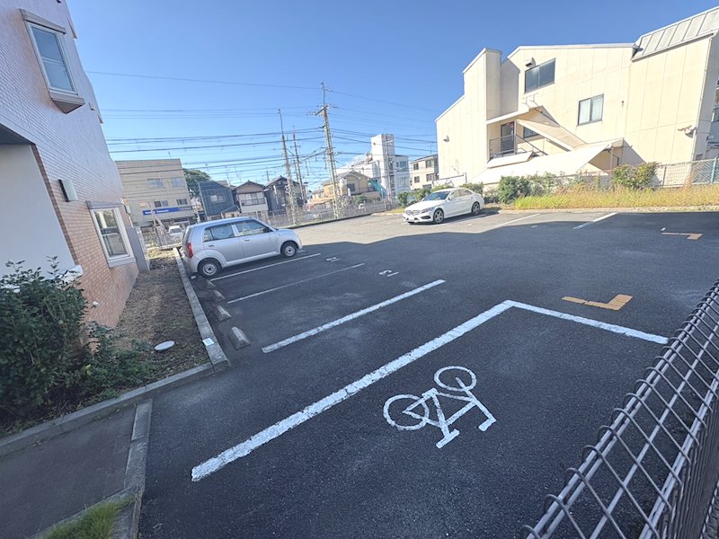 悠明館 駐車場