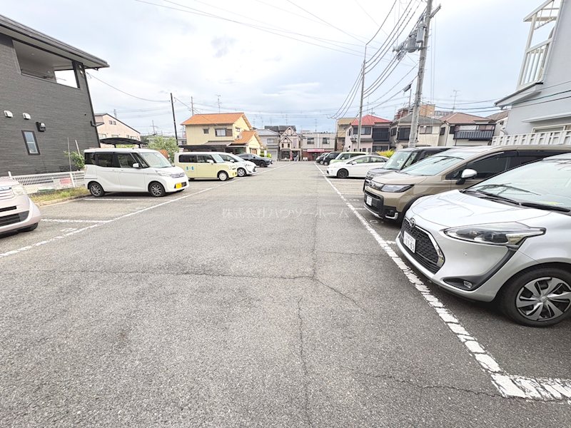 ラフォンターナ 駐車場