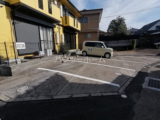 ヴァン・ヴェール 駐車場