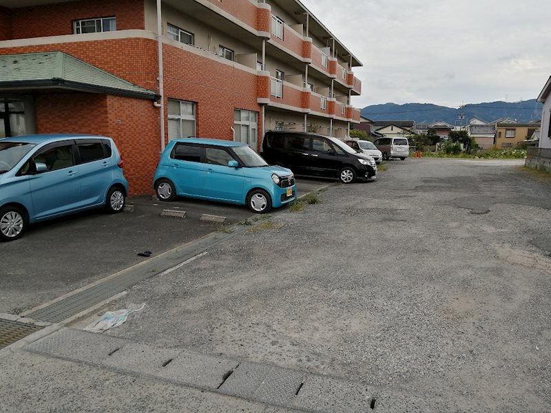 サニーヒル刀禰 駐車場