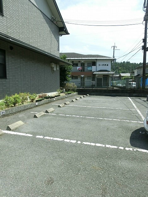クローバー竹内 駐車場