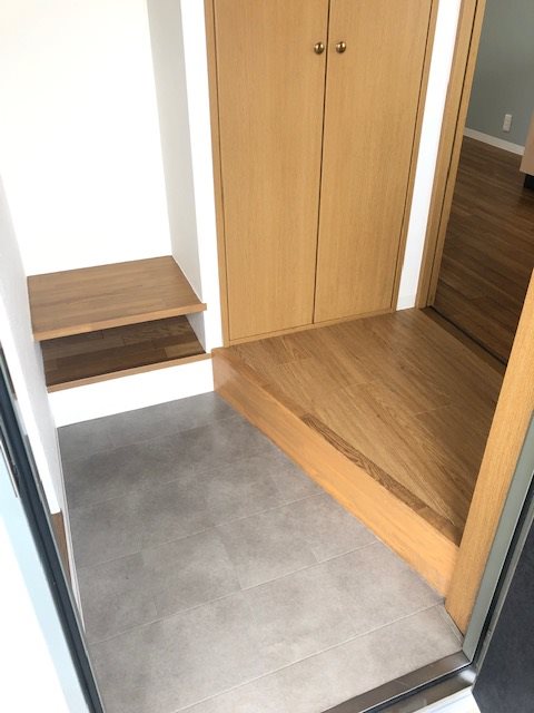 陵南ハイツ 玄関