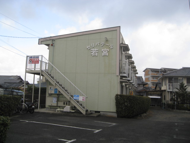 セリバテール若宮 駐車場