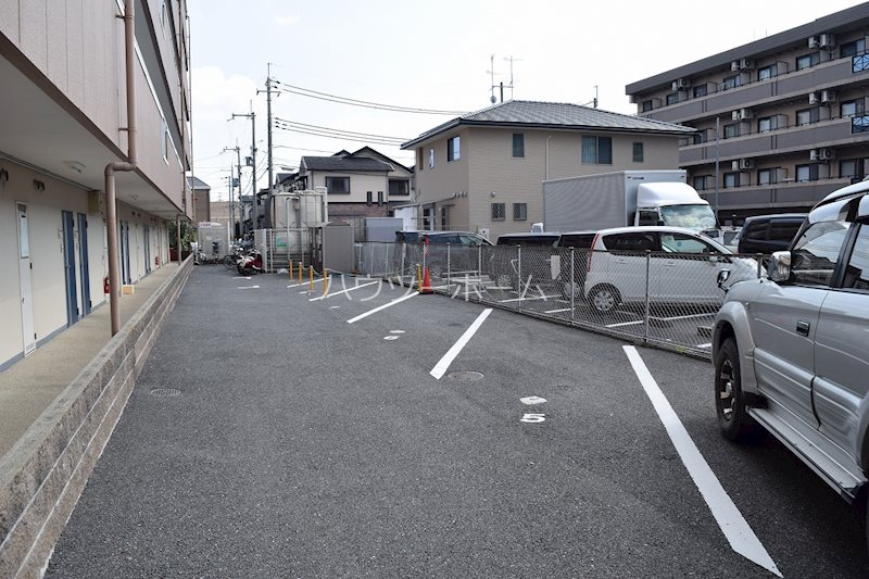 ルミエール春日森 駐車場