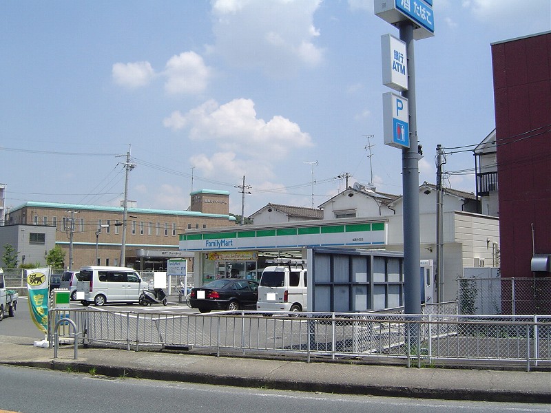Ｌａ　Ｊｏｌｌａ城陽 コンビニ