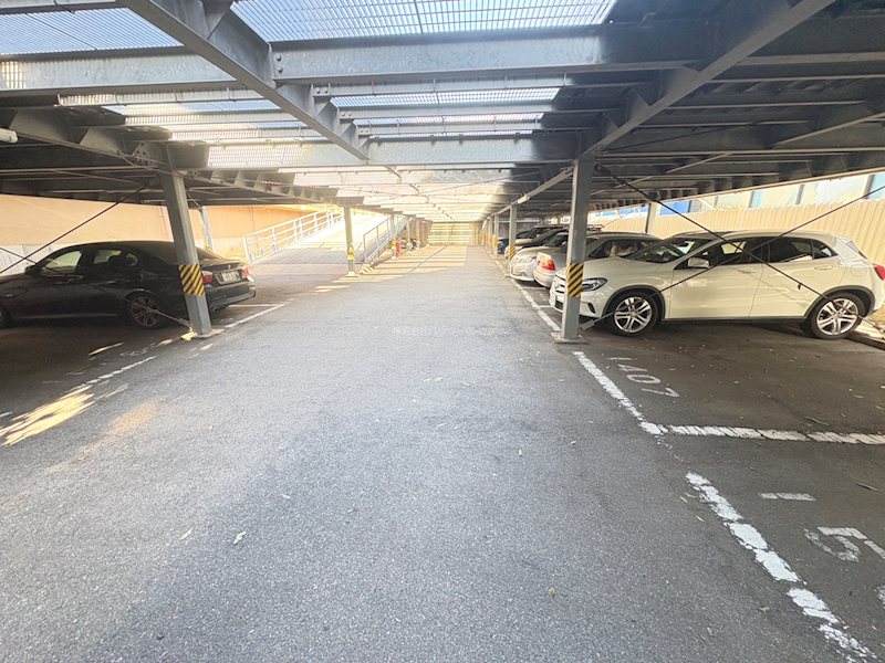 グリーンサム壱番館 駐車場