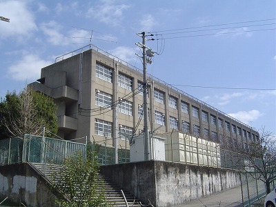グリーンサム壱番館 中学校