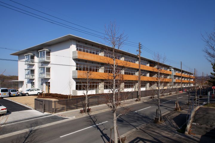ガーデンヒルズ州見 中学校