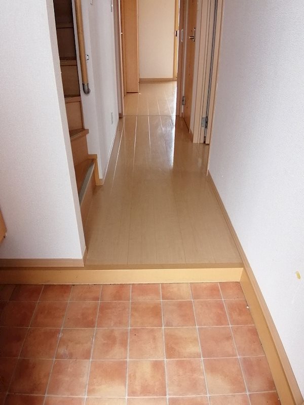 サル　ドセジュール 玄関