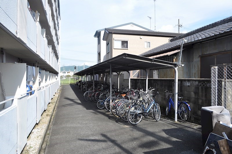 ダイバーシティ同志社 駐車場