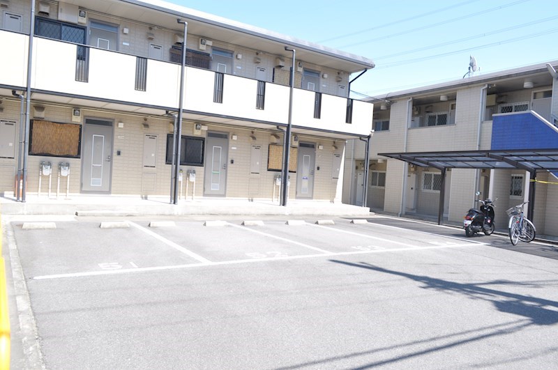 フロイデ田辺A 駐車場