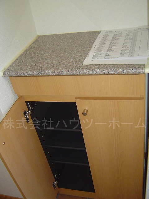 コリネッタ鴻ノ巣 玄関