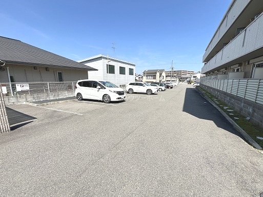 グランドゥール小倉 駐車場