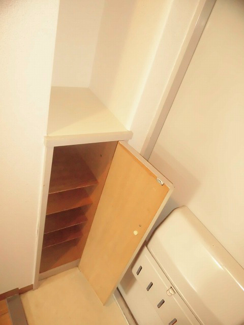 正和フラット宝ヶ池 玄関