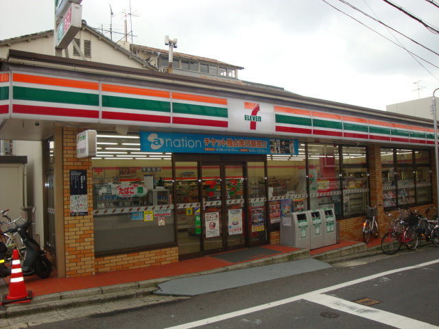 メゾン・ド・ヴァルチェ コンビニ