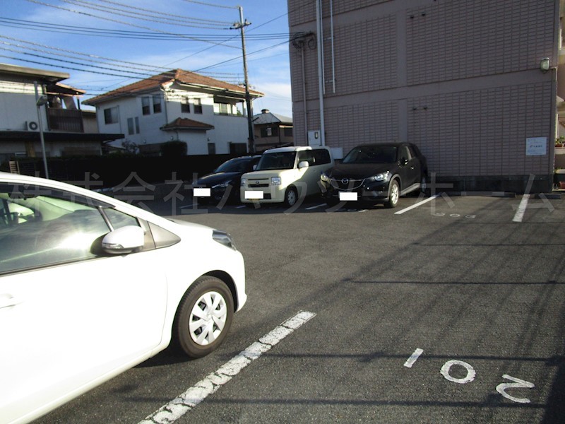 シャトーペガサス 駐車場