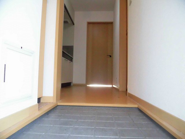 クレールヴィル六ノ坪 玄関