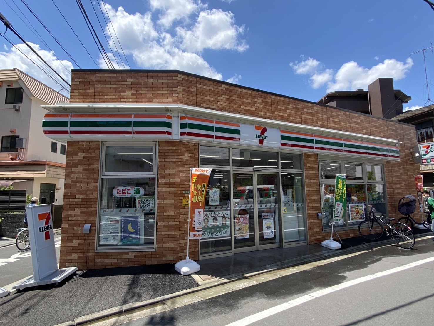 Jewel Court　北千住 コンビニ