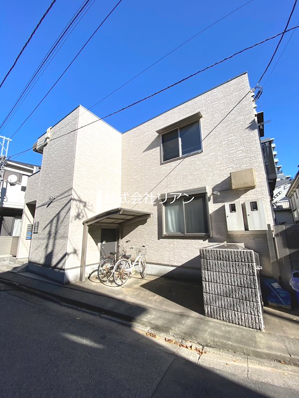 クリスタル足立 外観