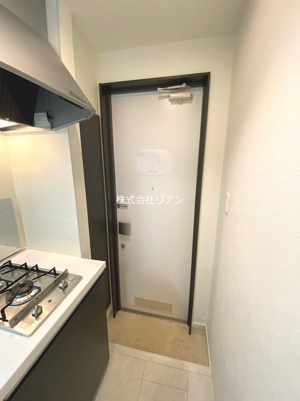 クリスタル足立 玄関
