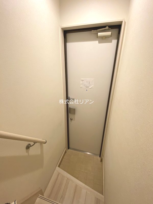 スプラウト上中里 玄関