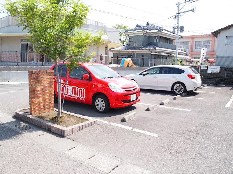 クリオネハウス  駐車場