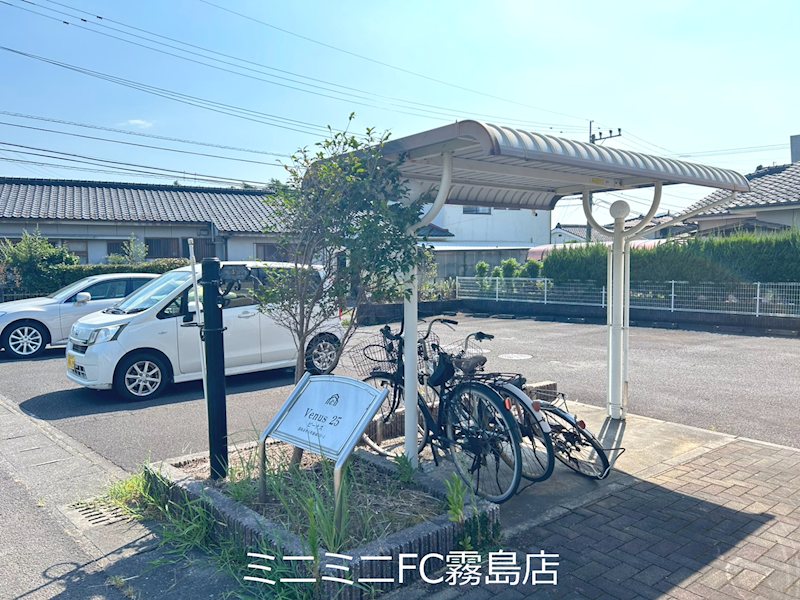 ヴィーナス25 駐車場